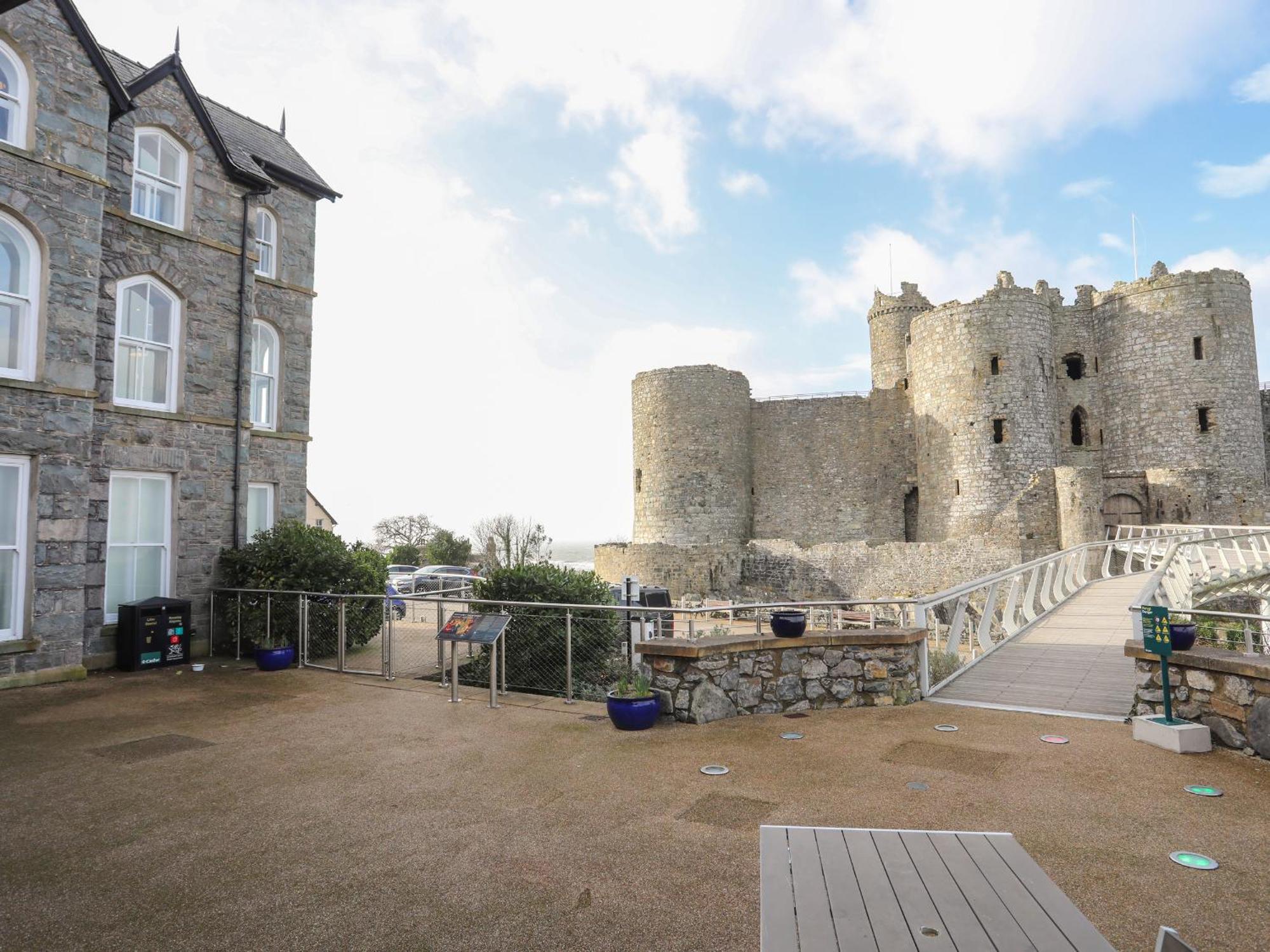 Harlech Apartments - Efnisien Exteriér fotografie