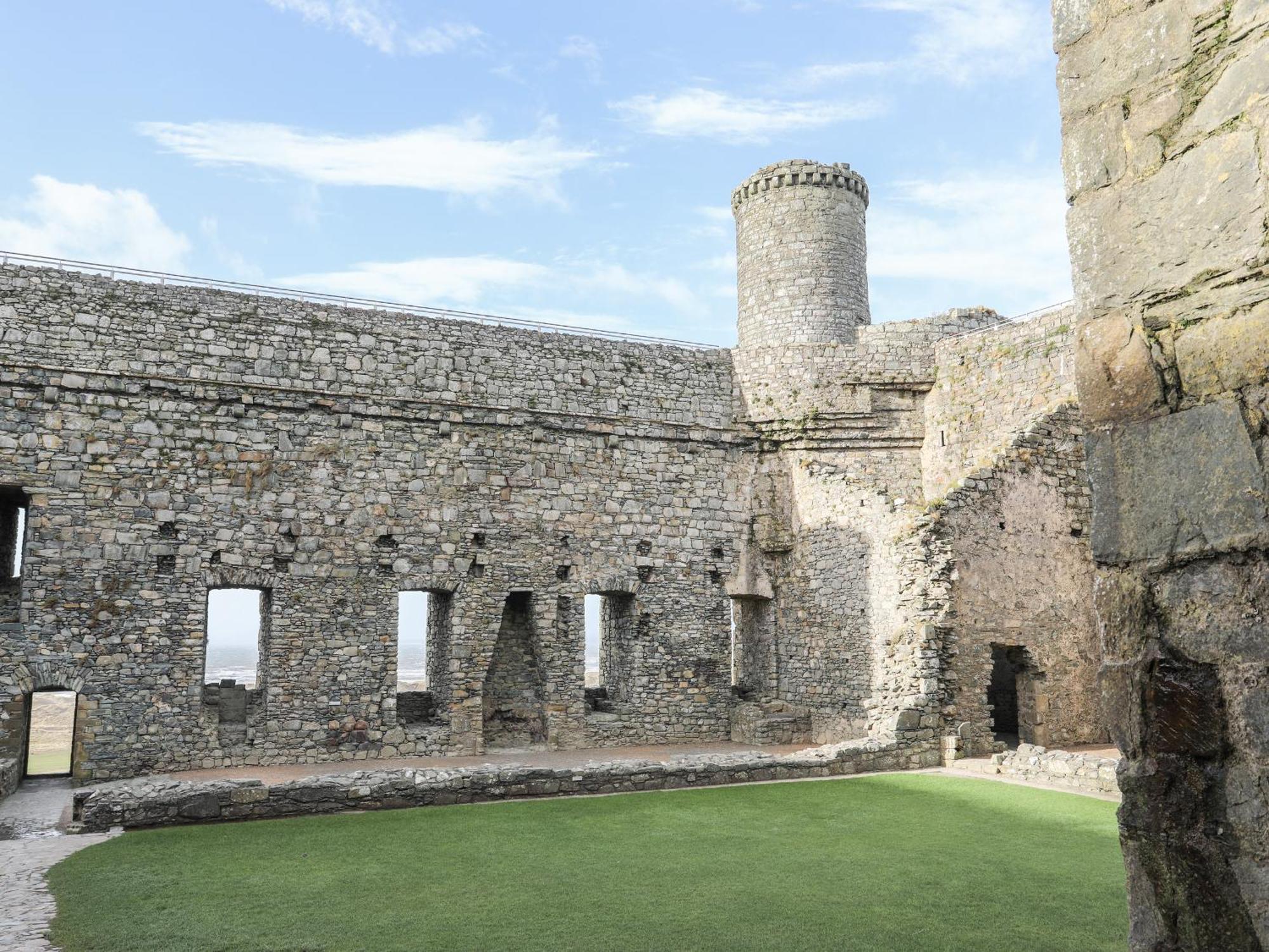 Harlech Apartments - Efnisien Exteriér fotografie